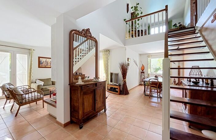 Villa de 6 pièces principales — photo 3