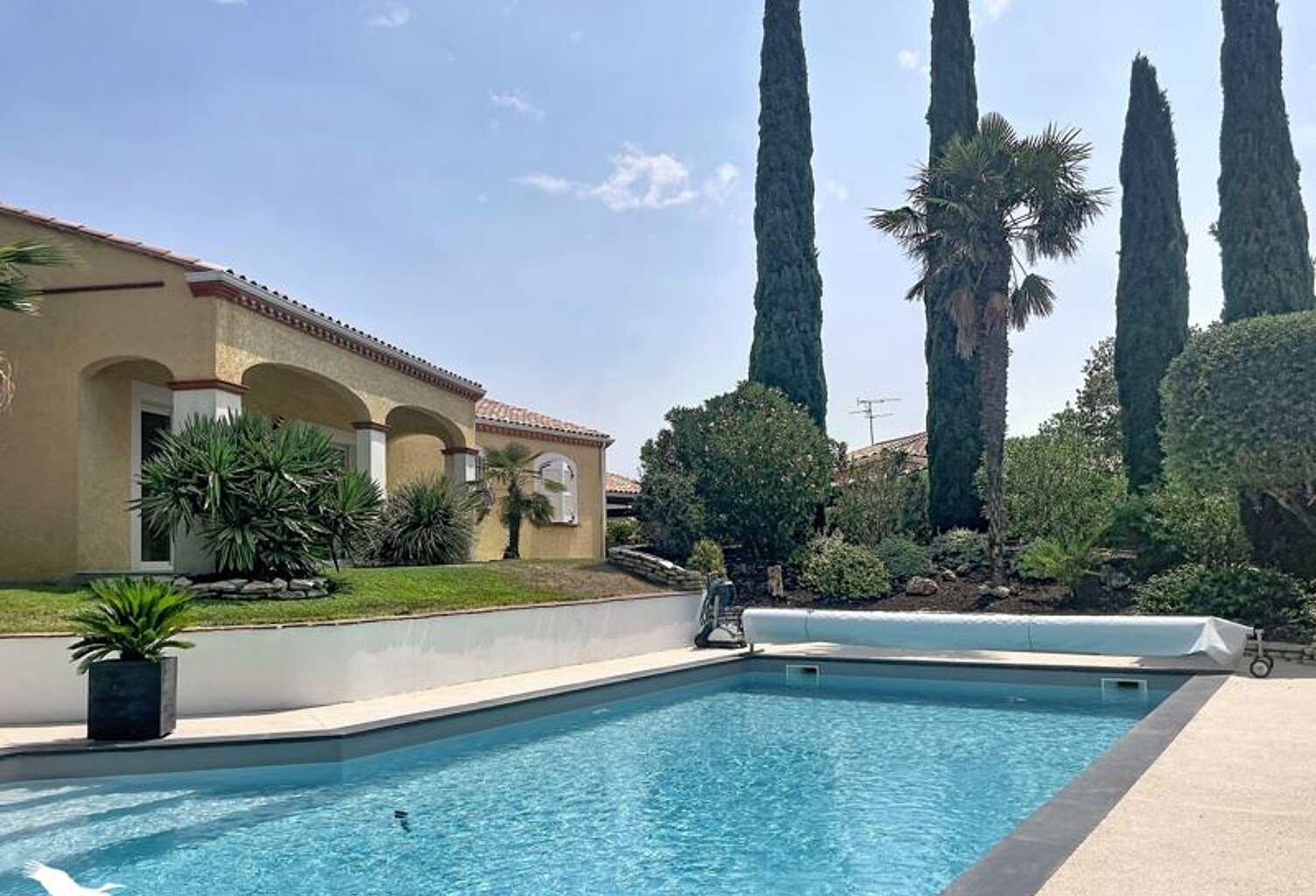 Villa de 5 pièces principales — photo 1