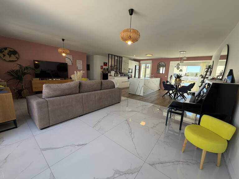 Villa plain pied rénové avec grand garage — photo 1