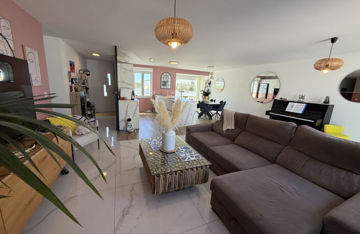 Villa plain pied rénové avec grand garage — photo 2