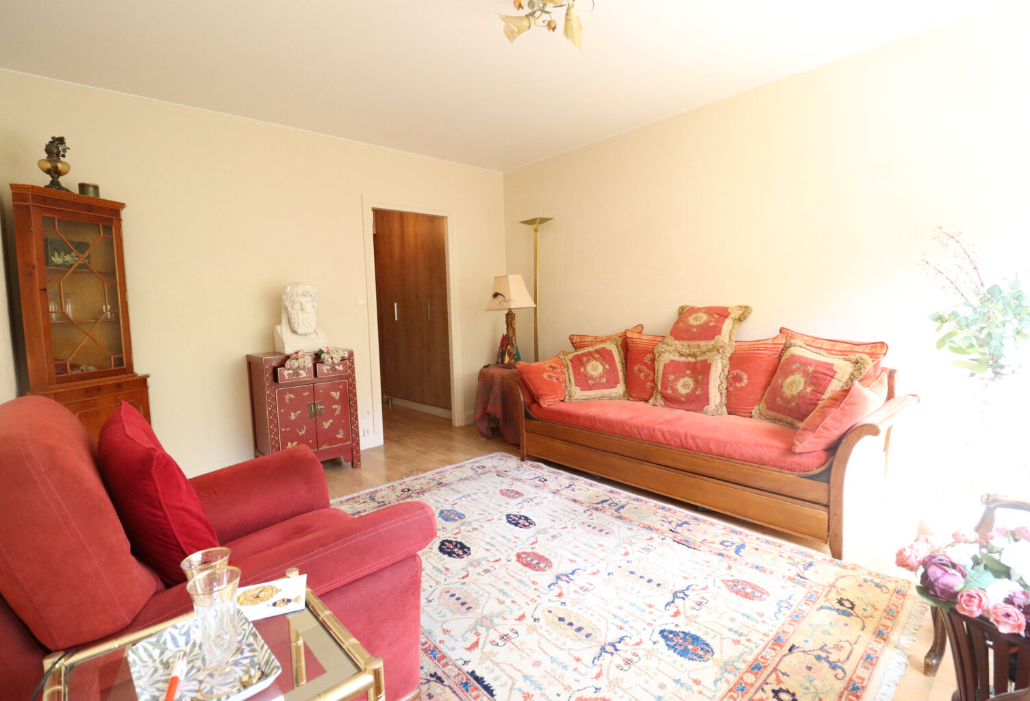 CHALONS-EN-CHAMPAGNE APPARTEMENT ATYPIQUE EN HYPER CENTREE — photo 1