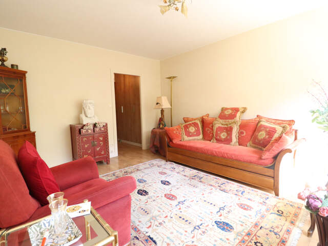 CHALONS-EN-CHAMPAGNE APPARTEMENT ATYPIQUE EN HYPER CENTREE — photo du bien