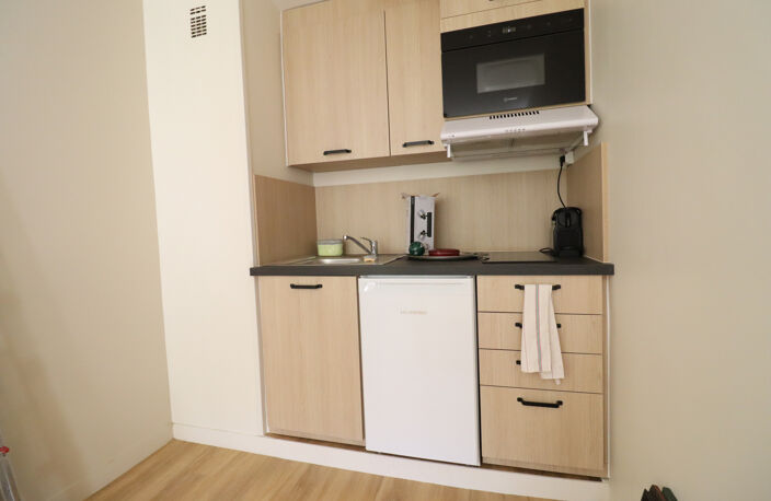 CHALONS-EN-CHAMPAGNE APPARTEMENT ATYPIQUE EN HYPER CENTREE — photo 3