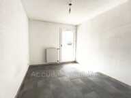 P3 rez-de-chaussée d''environ 55 m² + loggia, en bon état.<BR>Toi — photo 2