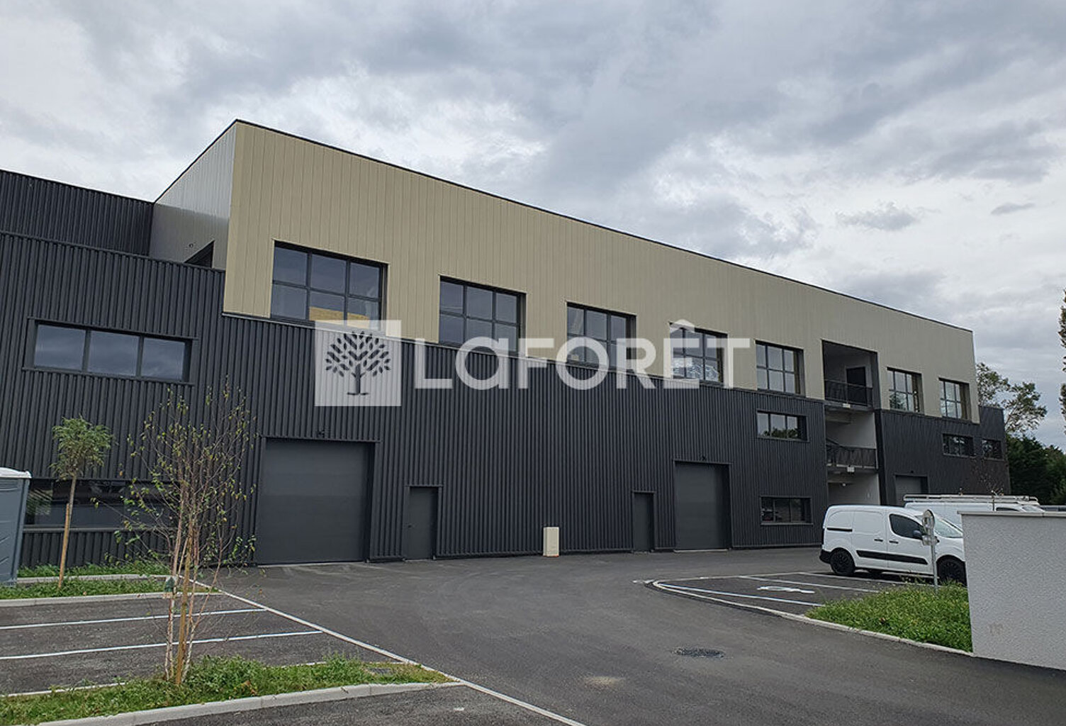 Bureaux Andrezieux Boutheon 180 m2 — photo 1