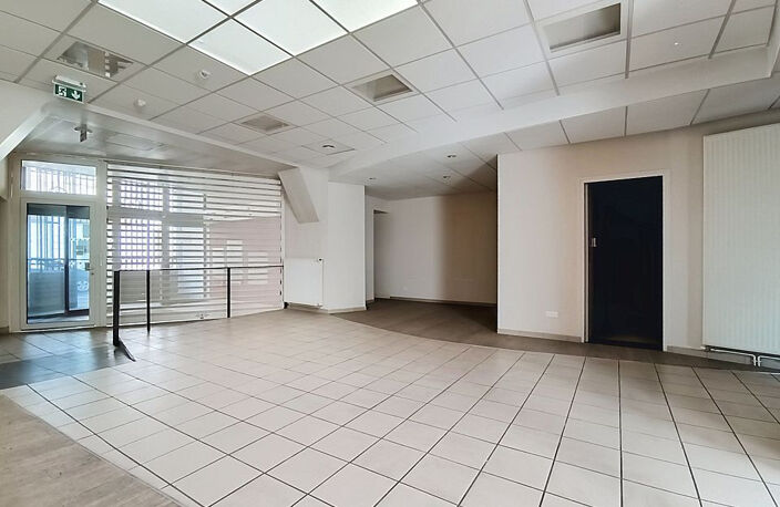 Local commercial Condé-Sur-L'Escaut 215 m2 — photo 3