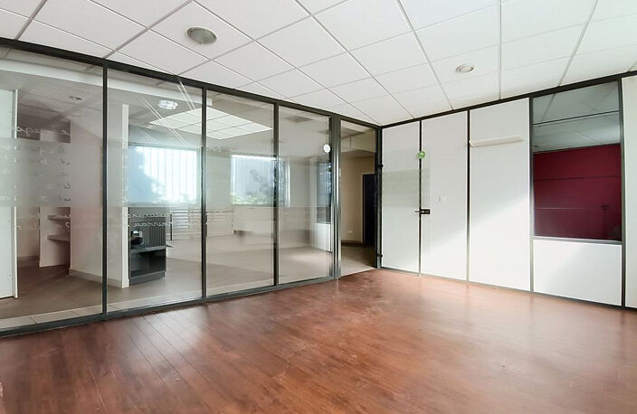 Local commercial Condé-Sur-L'Escaut 215 m2 — photo 5