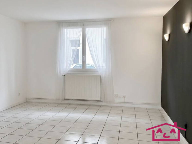 SECTEUR EUROPOLE - APPARTEMENT F2 TRAVERSANT — photo 1
