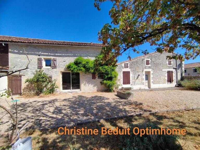 CHARENTE/AIGRE. Maison en pierre rénovée, 3 chambres(poss 4) avec jardin clos 1169 m² (gite ou chambres d'hôtes) — photo 1