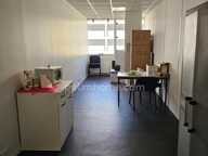 bureau rénové de 115 m2 à vendre à Cergy au prix de 156000 euros — photo 4