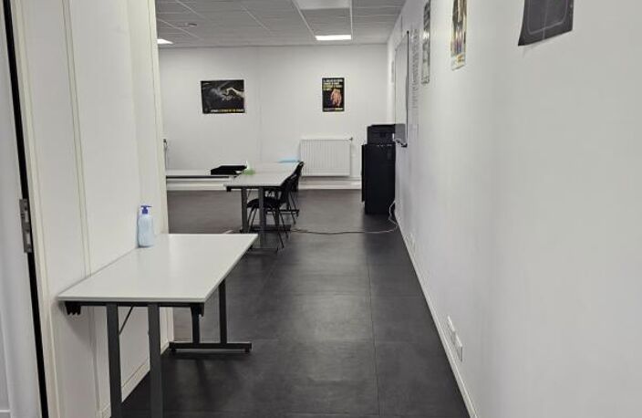 bureau rénové de 115 m2 à vendre à Cergy au prix de 156000 euros — photo 5