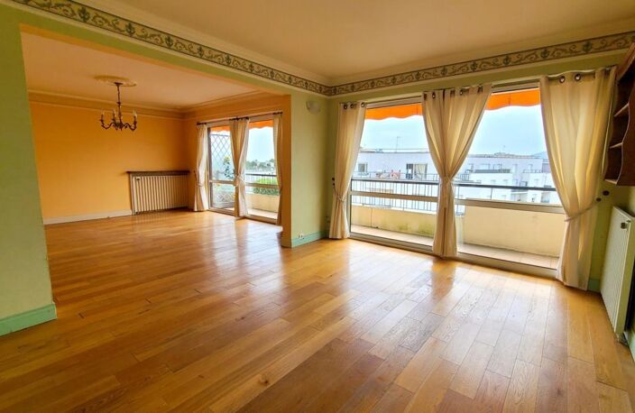 CHARTRES - GRAND T3 - 82 M² AVEC DOUBLE SEJOUR - GARAGE — photo 4