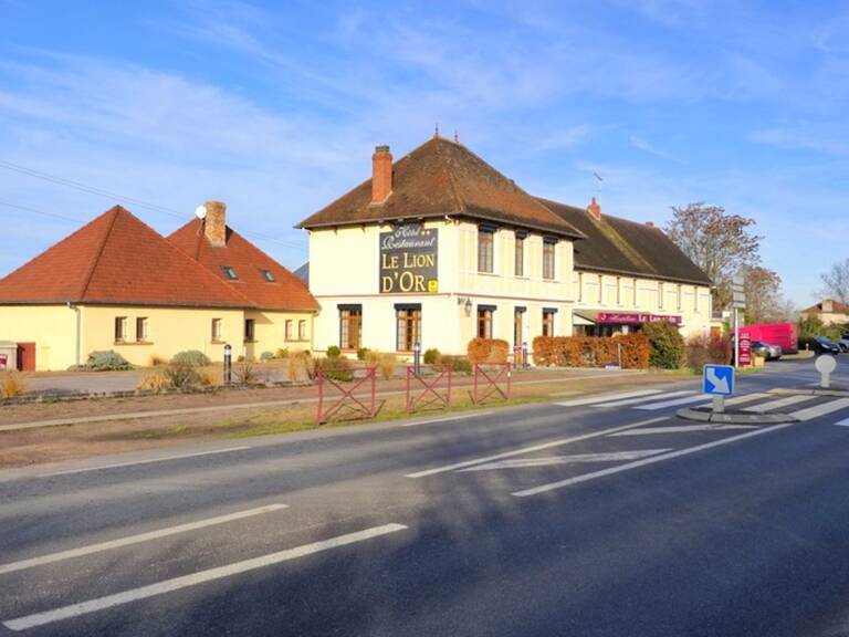 Dpt Allier (03), à vendre Fond de commerce  ESTIVAREILLES Hôtel - Restaurant -Bar ( licence 4 ) 10 minutes de Montluçon — photo 1