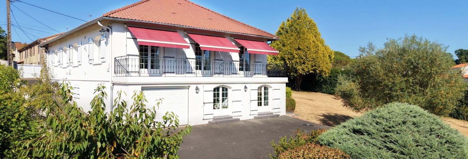 Maison 10 Pièces 305 m² à vendre à Moncoutant (79320)