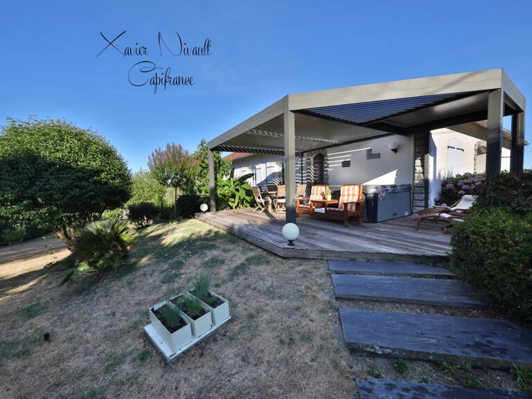 Maison à vendre 10 pièces proche de BRESSUIRE (79) — photo 1