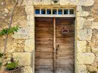 À Vendre – Maison de village en pierre (6 pièces) de 227 m² à Bazian (Gers) avec cour et jardinet — photo 2