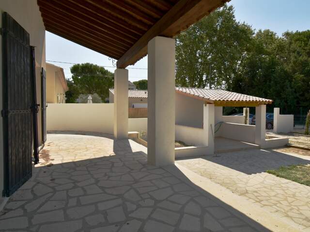 Maison à vendre 5 pièces FONTVIEILLE (13) — photo du bien