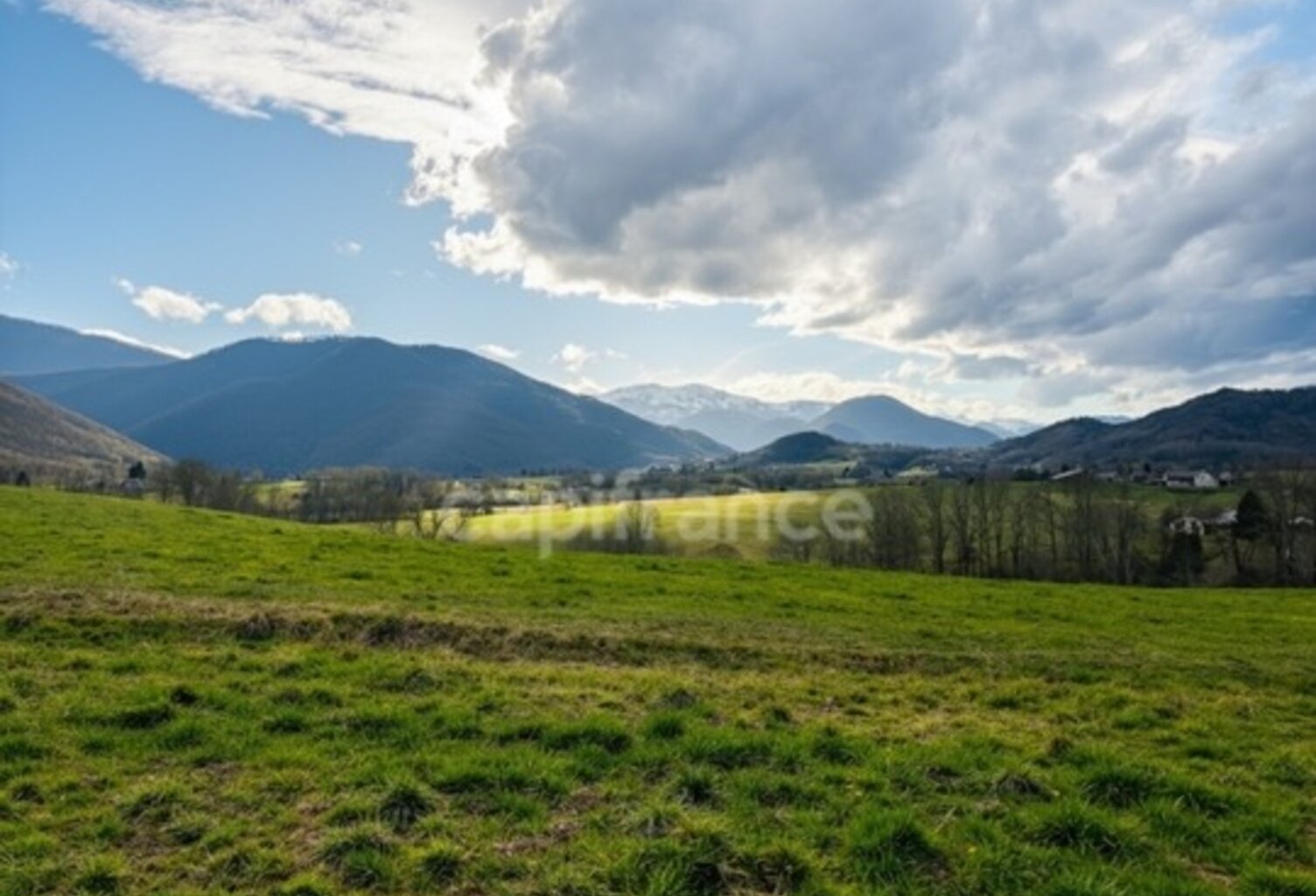 Terrain de 3 278 m² – Vue imprenable sur les montagnes — photo 1