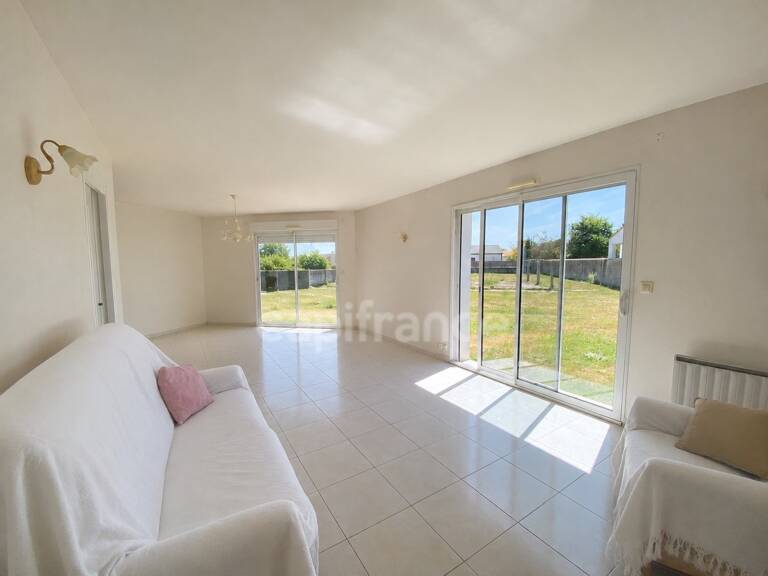 Maison à vendre de plain-pied - 2 chambres - 2 000 m² terrain - CHALLANS (85) — photo 1
