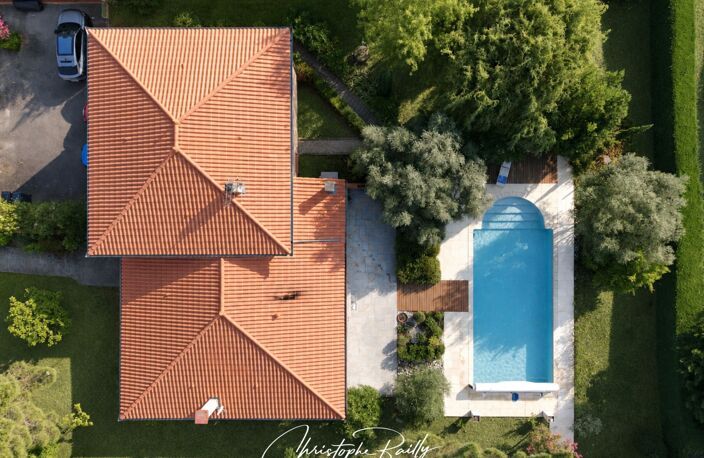 Maison familiale de 182 m² avec piscine et jardin arboré à Rouffiac-Tolosan (31180) — photo 3