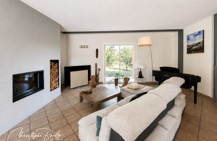 Maison familiale de 182 m² avec piscine et jardin arboré à Rouffiac-Tolosan (31180) — photo 4