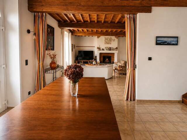 Maison de 5 pièces dans un village au calme — photo du bien