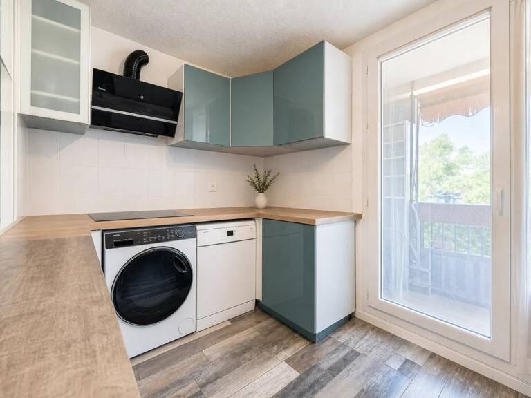 83600 - FREJUS - CENTRE-VILLE - 3 PIÈCES - 2 CHAMBRES - 58.0 M² - APPARTEMENT AVEC BALCON VUE DEGAGEE — photo 1