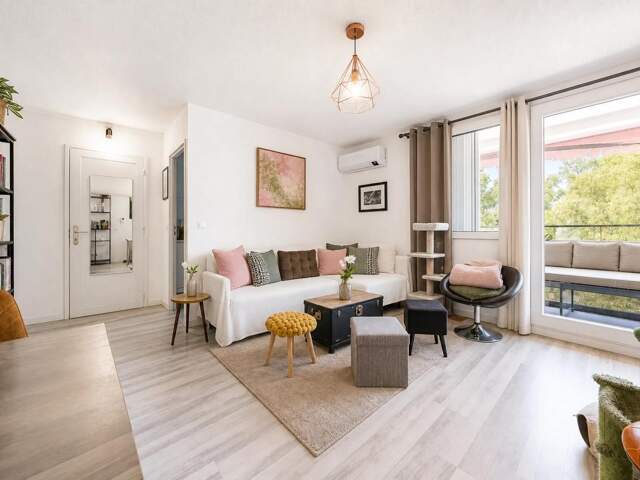 83600 - FREJUS - CENTRE-VILLE - 3 PIÈCES - 2 CHAMBRES - 58.0 M² - APPARTEMENT AVEC BALCON VUE DEGAGEE — photo du bien