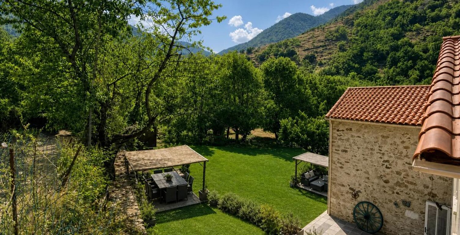 Maison de 5 pièces de 130 m² plus dépendances à Py (66360) — photo 1