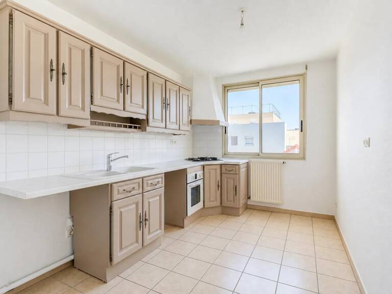 Appartement T3 de 72 m² situé à Lyon 8 Monplaisir — photo 1