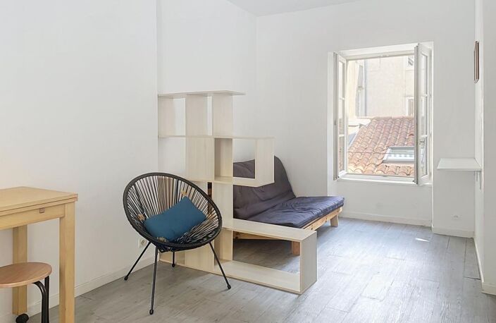 Appartement À Vendre — photo 2