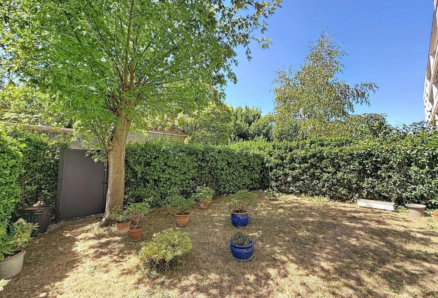 Appartement À Vendre avec jardin — photo 1