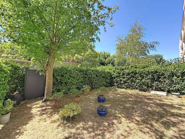 Appartement À Vendre avec jardin — photo du bien