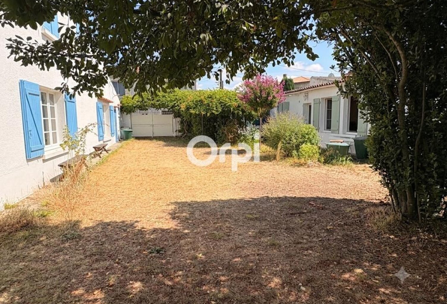 Ensemble immobilier à vendre à SAINT-JUST-LUZAC — photo 1