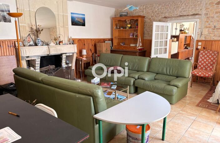 Ensemble immobilier à vendre à SAINT-JUST-LUZAC — photo 2