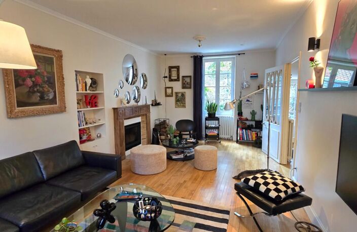 Maison de ville de type 9, surface habitable de 180 m², avec jardin et dépendance — photo 5