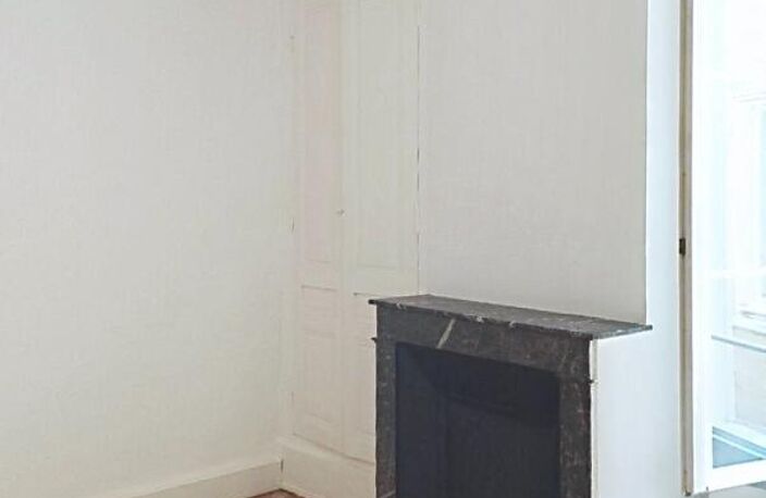 APPARTEMENT AVEC PIECE INDEPENDANTE CENTRE VILLE DE CHARTRES — photo 2