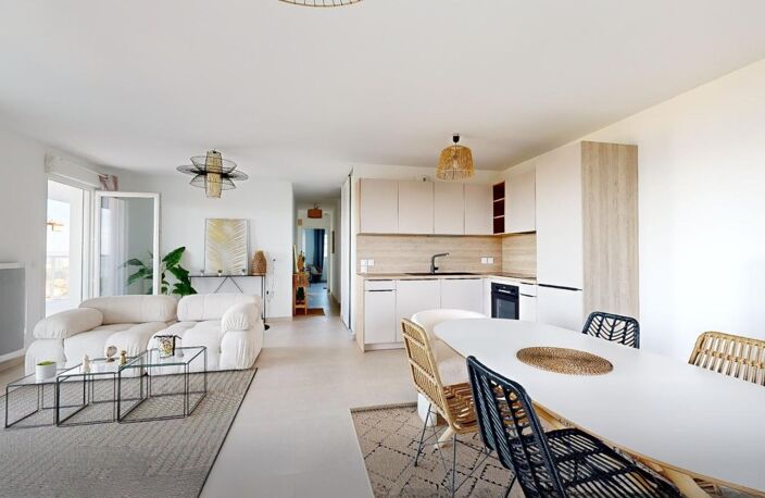 Sète - Face au Bassin de Thau : T4 traversant avec 62 m² de terrasse — photo 2