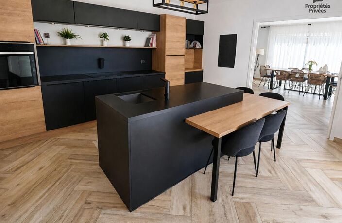 CHÂTEAUROUX, LA MARGOTIÈRE, Maison contemporaine de plain-pied, 5 chambres, bureau, piscine, DPE A — photo 4
