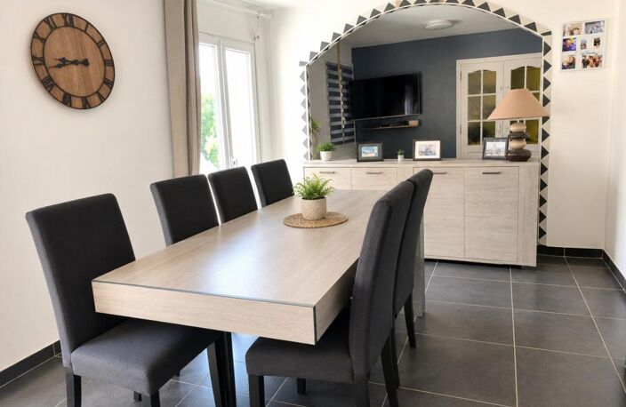 29520 Saint Goazec maison avec vie de plain pied salon séjour cuisine 44 m² 4 chambres 2 salles d'eau sous sol complet — photo 4