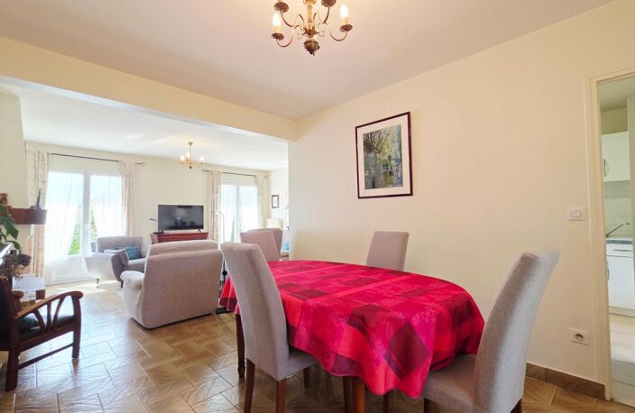 MAISON DE 162M² 7 PIECES 6 CHAMBRES SOUS-SOL GARAGE JARDIN — photo 4