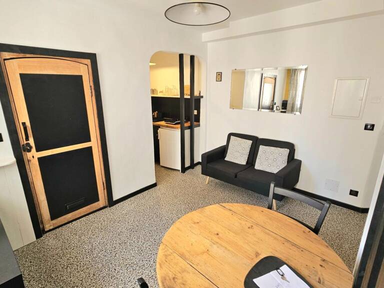 Studio avec caves au coeur du village de Claviers ? Idéal investissement ou pied-à-terre — photo 1