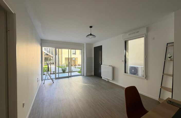 Appartement À Louer — photo 2