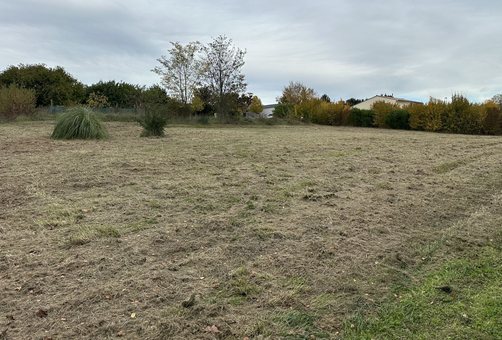 Terrain à bâtir de 734 m2 au prix de 55900 € à SAINTES.