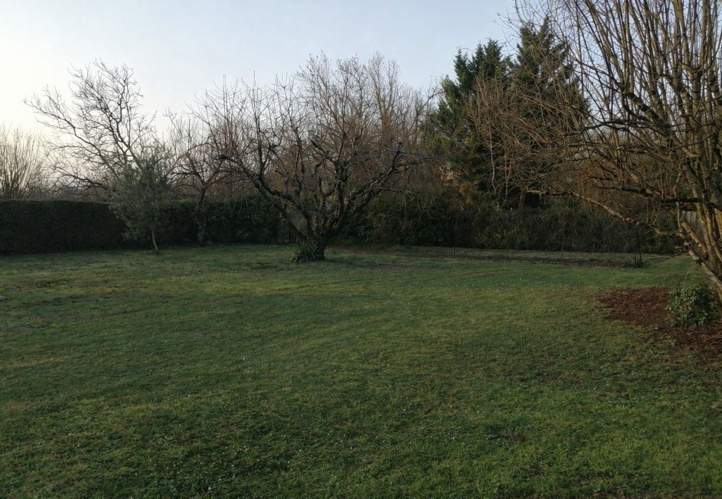 Terrain à bâtir de 900 m2 au prix de 65000 € à SAINTES.
