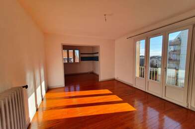 Appartement 3 pièces 830 €