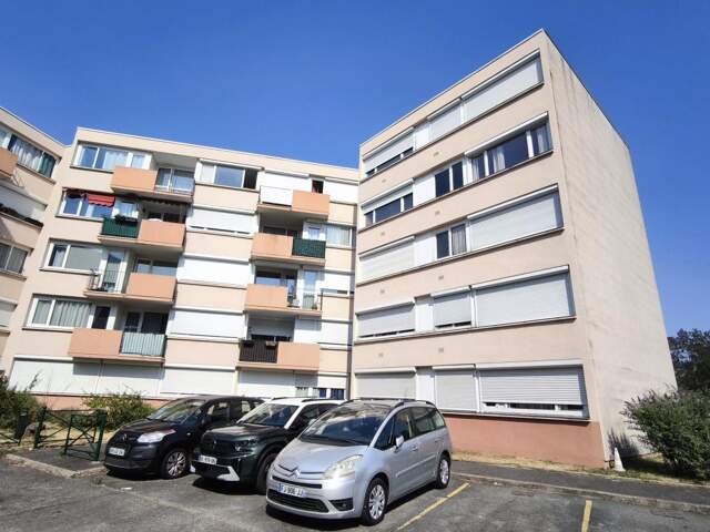 Appartement À Vendre — photo du bien