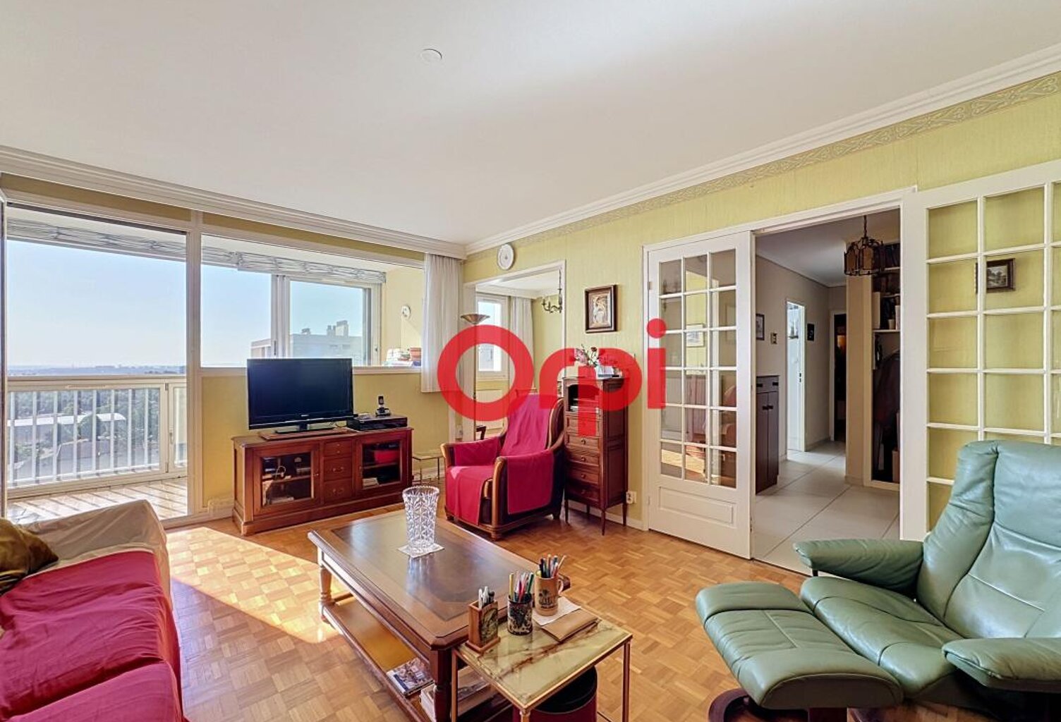 EXCLUSIVITÉ ORPI - OULLINS T4 CADRE VERDOYANT AVEC PARKING ET LOGGIA — photo 1