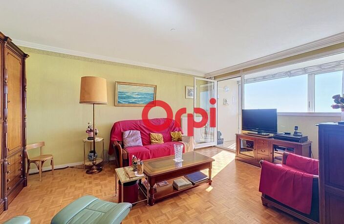 EXCLUSIVITÉ ORPI - OULLINS T4 CADRE VERDOYANT AVEC PARKING ET LOGGIA — photo 3