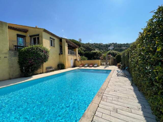 A VENDRE SUPERBE VILLA AVEC VUE MER A CAVALAIRE SUR MER DANS LE GOLFE DE SAINT TROPEZ — photo du bien